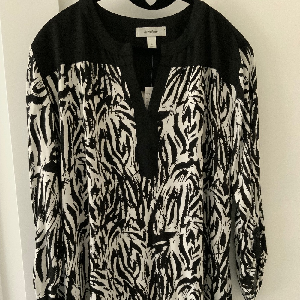 Dress barn black and white blouse
